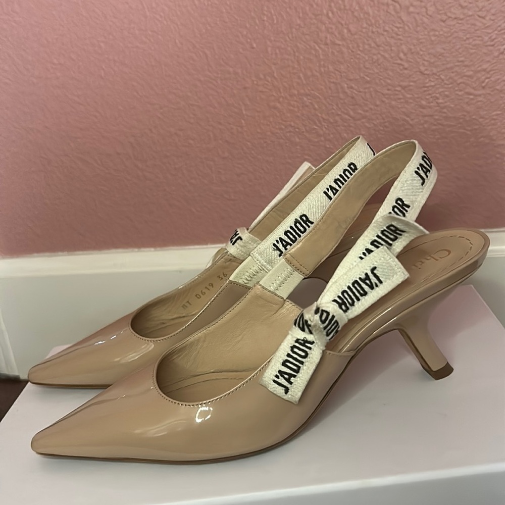 J'ADIOR PATENT CALFSKIN SLINGBACK SHOE